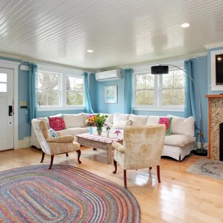Image 2 - 117 Gardiner Road, Woods Hole, Falmouth, MA 02543, USA - House for rent