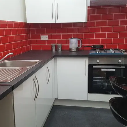 Rent this 2 bed apartment on West Court in 1-12 West Walk, Leicester