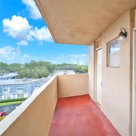 Image 2 - Northwest 66th Avenue, Plantation Gardens, Plantation, FL 33317, USA - Condo for rent