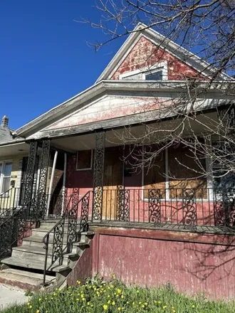 Buy this 4 bed house on 7127 South Damen Avenue in Chicago, IL 60636