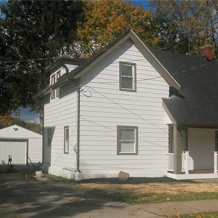 Rent this 3 bed townhouse on 1393 Sprague Street in Akron, OH 44305
