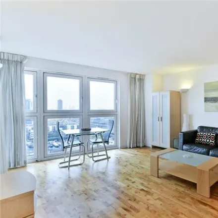 Rent this 1 bed room on Fairmont Avenue in London, E14 9JB