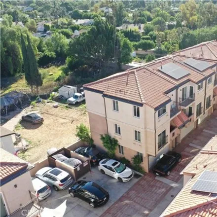 Image 4 - unnamed road, Los Angeles, CA 91345, USA - Townhouse for sale