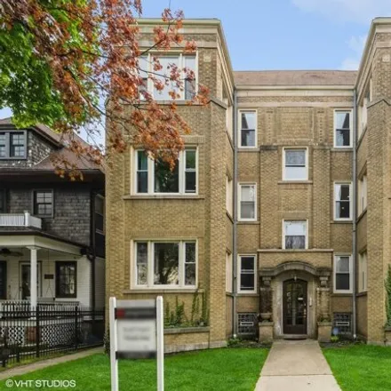 Buy this 3 bed condo on 1527-1529 West Touhy Avenue in Chicago, IL 60626