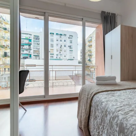 Rent this 5 bed room on bonÀrea in Paseo de las Delicias, 28045 Madrid