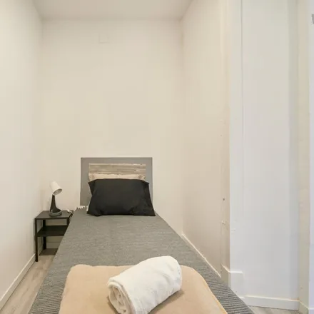 Rent this 7 bed room on Rua Carvalho Araújo 75 in 1900-140 Lisbon, Portugal