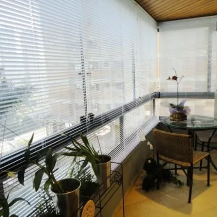 Buy this 3 bed apartment on Rua Doutor Oscar Monteiro de Barros in Paraisópolis, São Paulo - SP