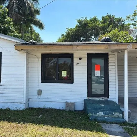 Image 2 - 2482 Garfield Street, Hollywood, FL 33020, USA - House for sale