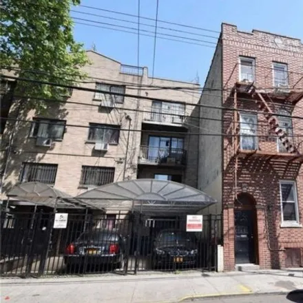 Image 2 - 99-11 43rd Avenue, New York, NY 11368, USA - House for sale