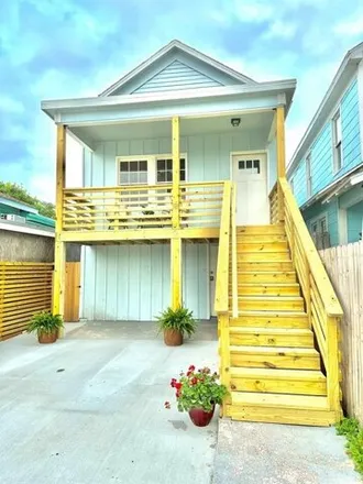 Buy this 3 bed house on 1029 Avenue L in Galveston, TX 77550