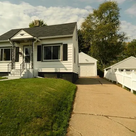 Buy this 2 bed house on 114 North 10th Avenue in Wausau, WI 54401
