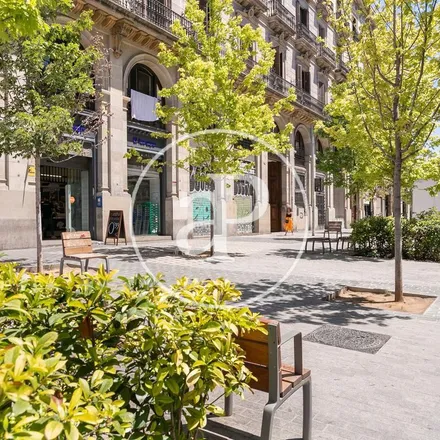 Rent this 2 bed apartment on Carrer de Pau Alsina in 140, 138