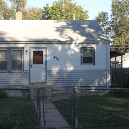 Buy this 2 bed house on 926 North 12th Street in Salina, KS 67401