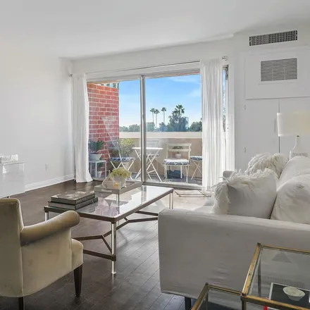 Buy this 1 bed condo on Sunset & Barrington in Sunset Boulevard, Los Angeles