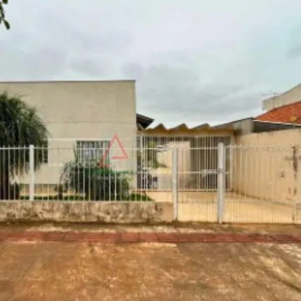 Rent this 3 bed house on Rua Serra do Cadeado in Bandeirantes, Londrina - PR