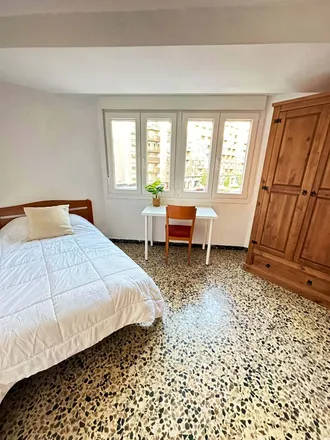 Rent this 1 bed room on Avenida de Navarra in 50010 Zaragoza, Spain