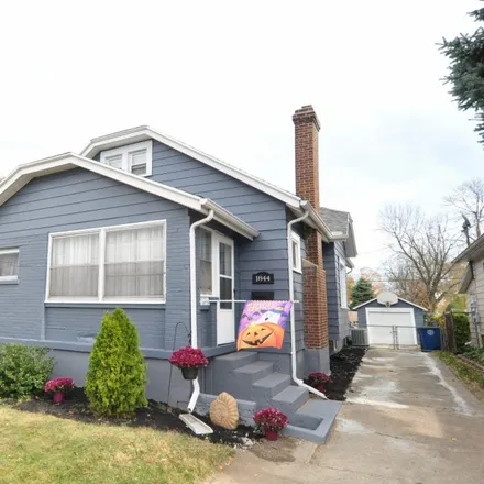 Buy this 4 bed house on 1844 Fauver Avenue in Oakland, Dayton