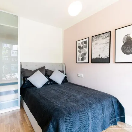 Rent this 2 bed apartment on Kühnehöfe 17 in 22761 Hamburg, Germany
