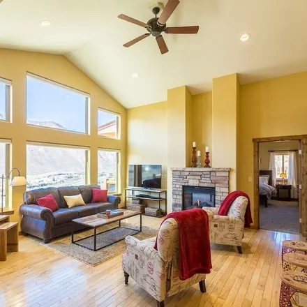Rent this 4 bed house on Glenwood Springs in CO, 81601