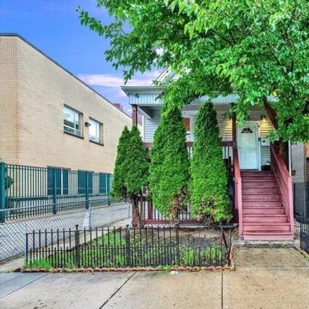 Buy this 6 bed house on 3234 North Richmond Street in Chicago, IL 60618