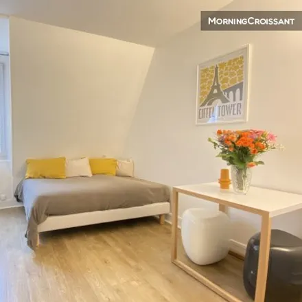 Rent this studio room on Paris in 17th Arrondissement, IDF