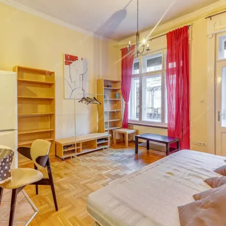 Image 3 - Budapest, Zoltán utca 11, 1054, Hungary - Apartment for rent