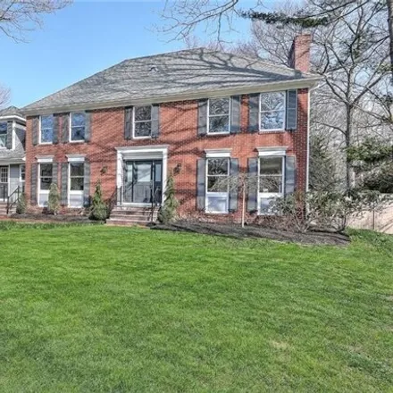 Buy this 5 bed house on 78 Boxwood Court in Barrington, RI 02806