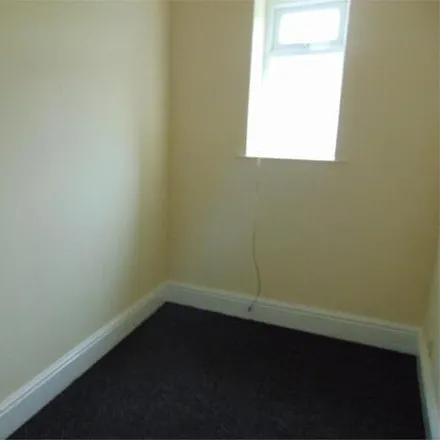 Image 5 - Abingdon Road, Padiham, BB12 7DZ, United Kingdom - Townhouse for rent