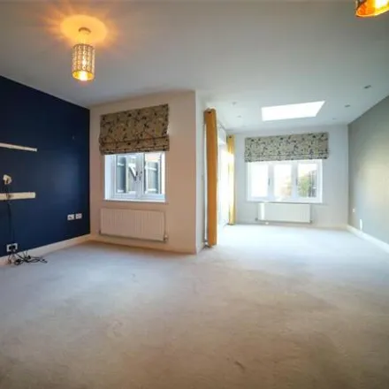 Image 3 - Faringdon Road, Woodley, RG6 1FP, United Kingdom - Townhouse for sale