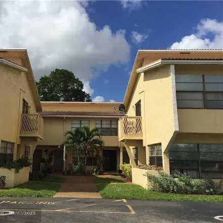 Buy this 3 bed condo on 2528 Coral Springs Drive in Kensington Manor, Coral Springs