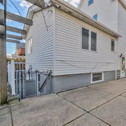Image 3 - 330 Avenue A, Bayonne, New Jersey, 07002 - House for sale
