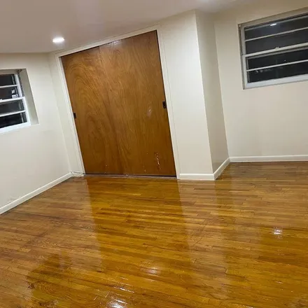 Image 3 - 17 College Place, Dunwoodie, City of Yonkers, NY 10704, USA - House for rent