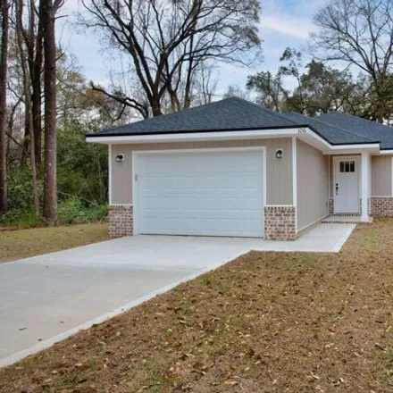Buy this 3 bed house on 6146 Magnolia Court in Crestview, FL 32536