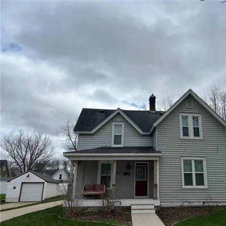 Buy this 4 bed house on 457 Fairview Street in Owatonna, MN 55060