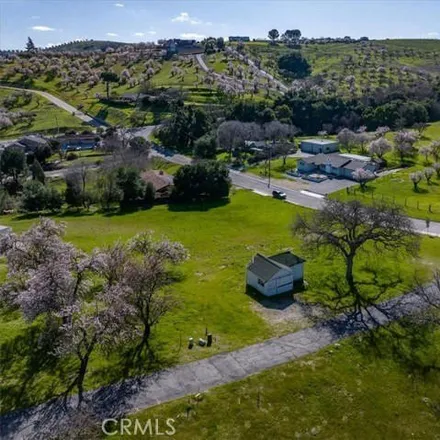 Image 9 - 1026 Merry Hill Road, Paso Robles, CA 93446, USA - House for sale