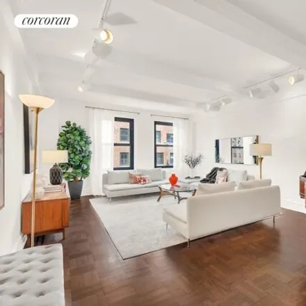 Buy this studio apartment on 277 West End Avenue in New York, NY 10023