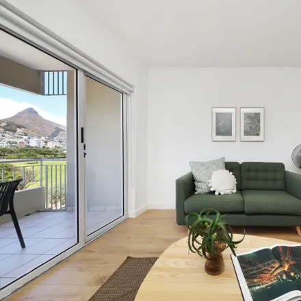 Image 4 - Metropolitan Golf Course, Rothesay Road, Mouille Point, Cape Town, 8005, South Africa - Apartment for rent