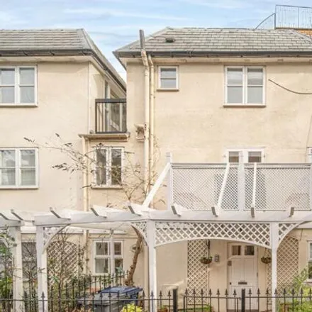 Image 2 - Oakley Gardens, Church Walk, Childs Hill, London, NW2 2JT, United Kingdom - Townhouse for sale