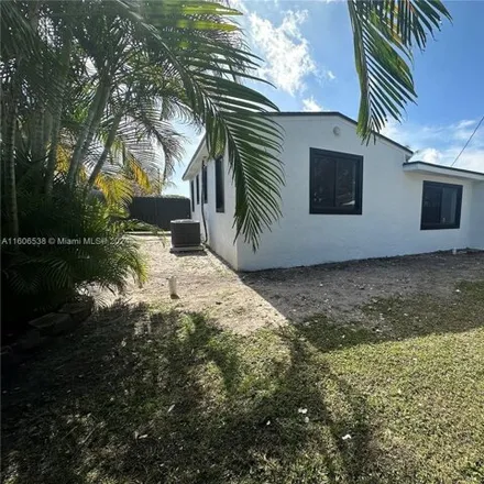 Image 6 - 6813 SW 10th Ct, Pembroke Pines, Florida, 33023 - House for sale