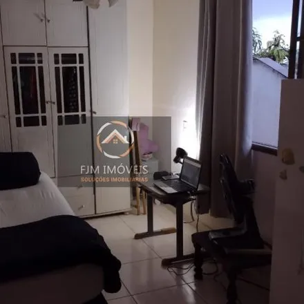 Buy this 6 bed house on Rua Monsieur Young in Maravista, Niterói - RJ