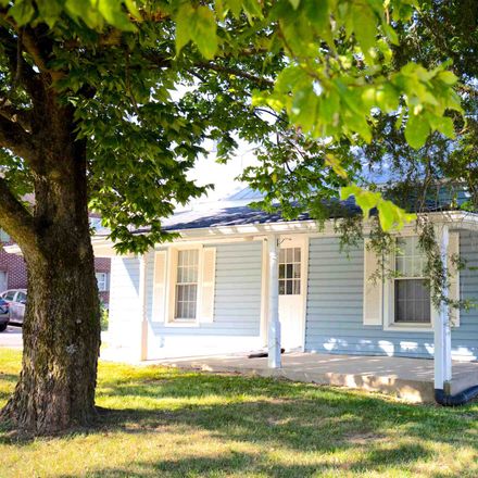 Rent this 3 bed house on S Jefferson St in Burlington, KY