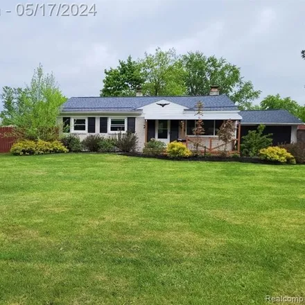 Buy this 3 bed house on 4616 Sidney Street in Shelby Charter Township, MI 48317