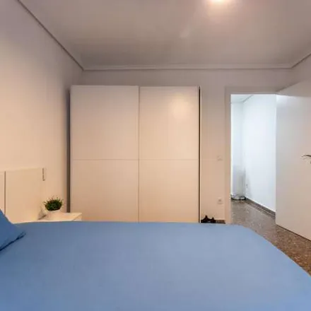 Rent this 3 bed apartment on Carrer de la Mare de Déu del Puig in 20, 46011 Valencia