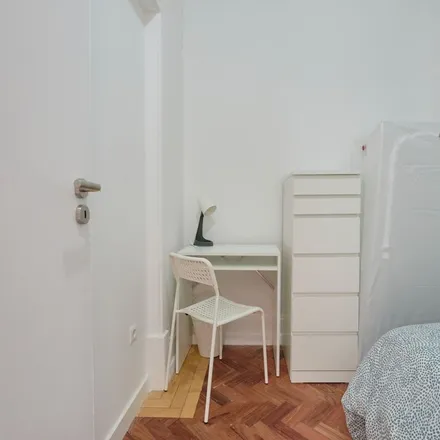 Image 4 - Rua Sampaio e Pina - Room for rent