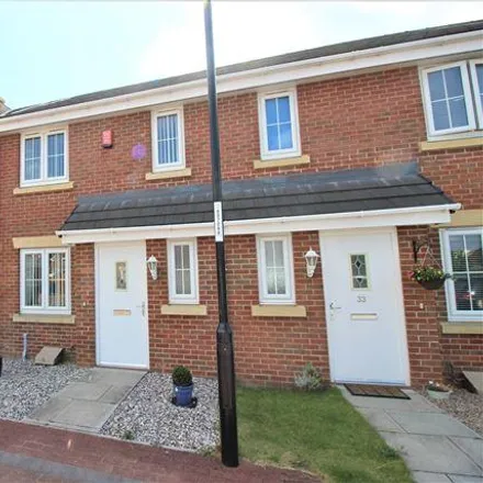 Rent this 3 bed townhouse on Stoneycroft Road in Sheffield, S13 9DQ