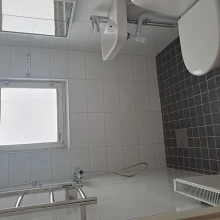 Rent this 2 bed apartment on Carlavägen in 633 44 Eskilstuna, Sweden