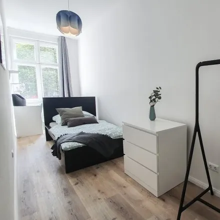 Rent this 7 bed room on Fotostudio Image in Müllerstraße 116, 13349 Berlin