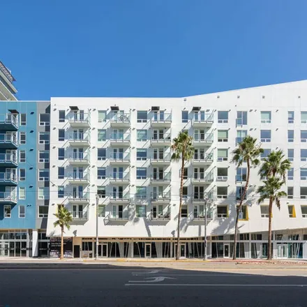 Rent this 2 bed apartment on Broadway & Long Beach Boulevard in East Broadway, Long Beach