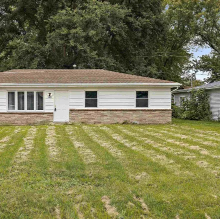Buy this 3 bed house on 44 Marquette Road in Machesney Park, IL 61115