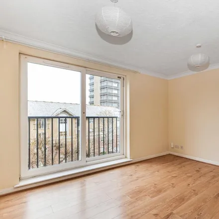 Rent this 2 bed apartment on 23 Scarbrook Road in London, CR0 1SQ